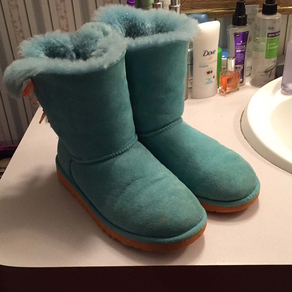 Authentic Blue bailey bow uggs